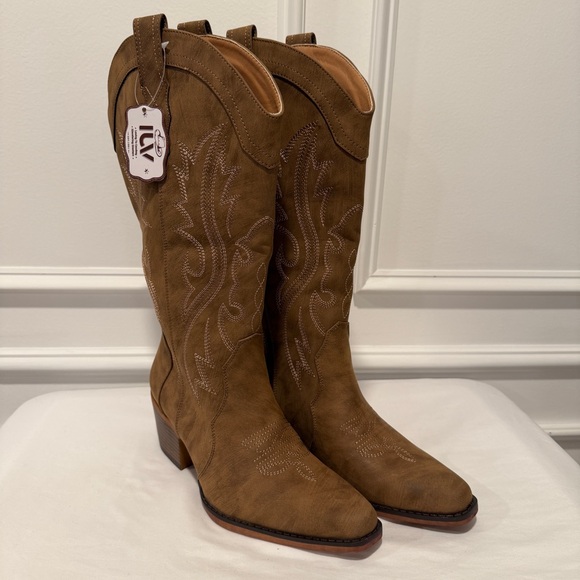 IUV Women’s Western Cowboy Boots Size 8 Tan Brown Suede CB058-BR - Picture 2 of 8